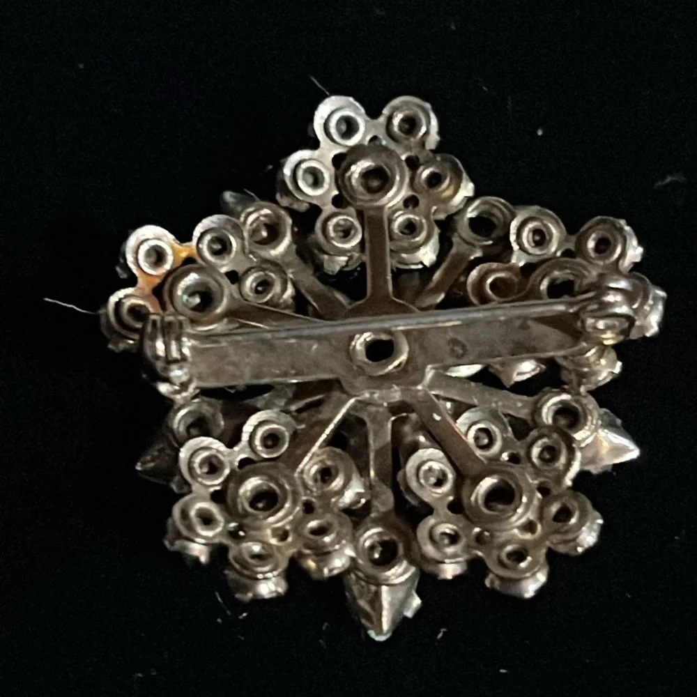 Vintage multi color rhinestone brooch - Picture 2 of 3